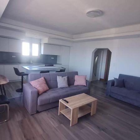 Apartmani Sandra Kaštela Екстериор снимка