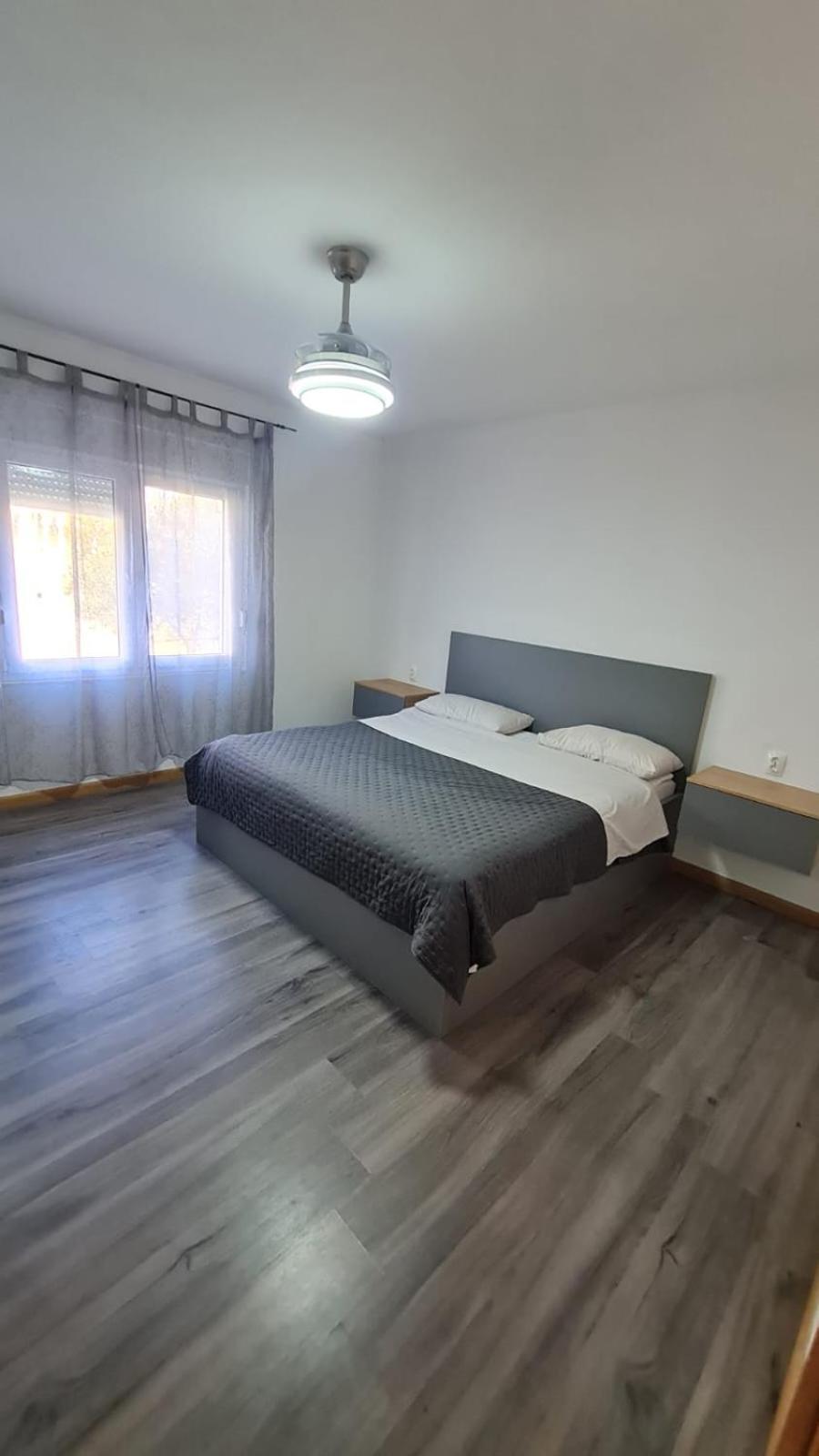 Apartmani Sandra Kaštela Екстериор снимка