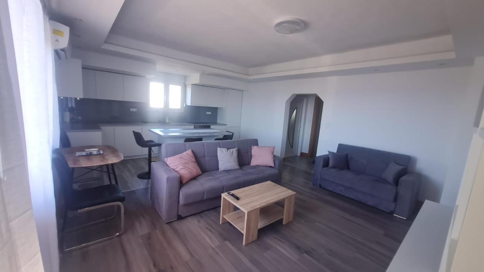 Apartmani Sandra Kaštela Екстериор снимка